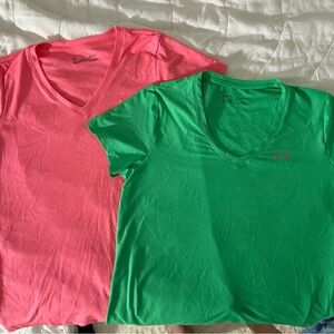 Under Armour HeatGear V-Neck Short Sleeve T-Shirts L x2